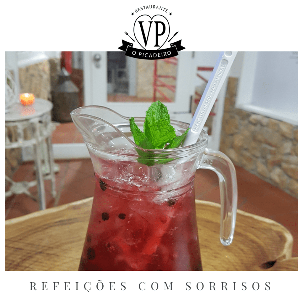 Sangria de Frutos Vermelhos caseira - Restautante-O-Picadeiro-Vale-de-Sao-Giao
